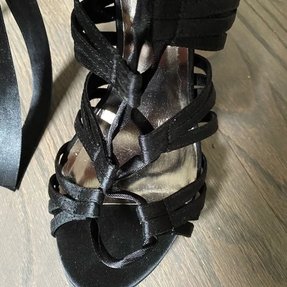 black Heels with satin straps size 8 1/2 new - Picture 4 of 6